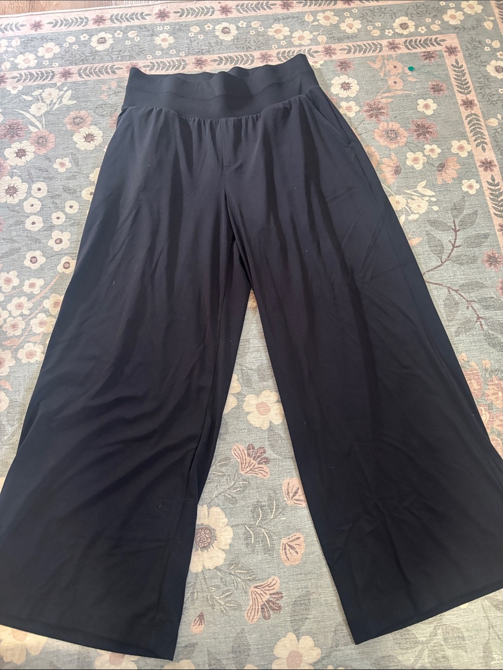 Lou & Grey Black Wide-Leg Pull-On Pants